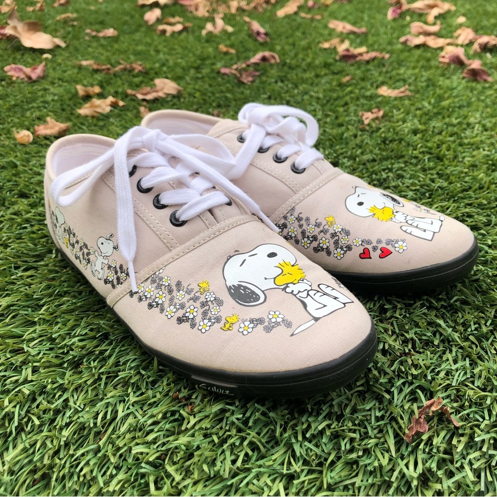 The Bradford Exchange Happiness is Friendship Peanuts Snoopy Sneakers